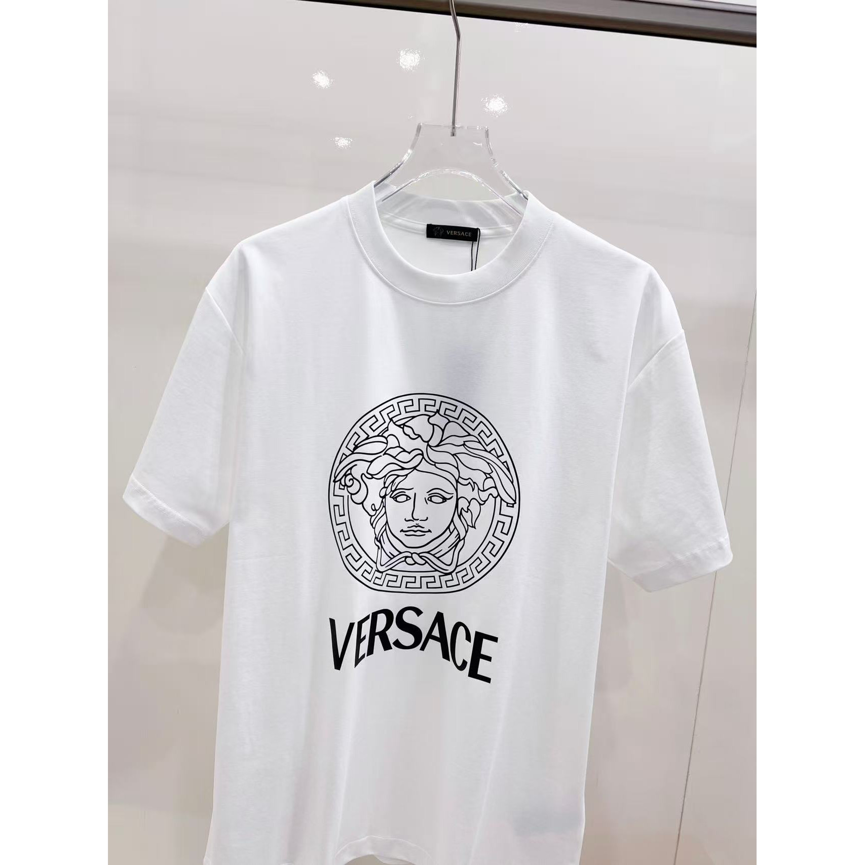 <p>Versace&nbsp;美杜莎logo字母印花经典短袖t恤(白)&nbsp;</p>