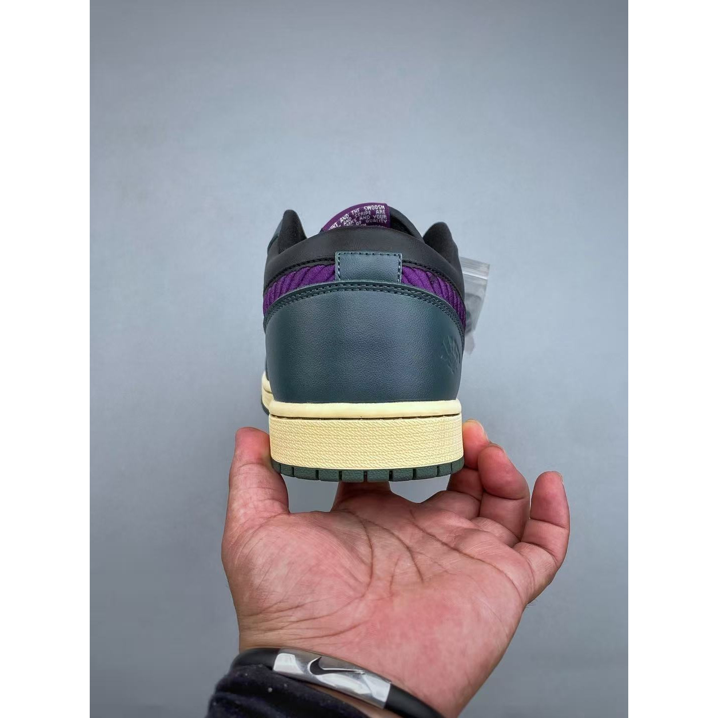 <p>Nike AIR JORDAN 1LOW G 文化休闲板鞋(綠)</p>