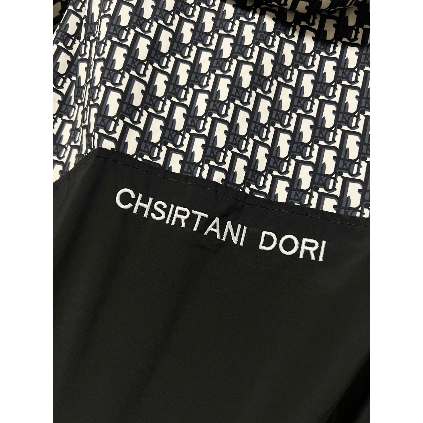 <p>DIOR 双面穿夹克外套(黑)</p>