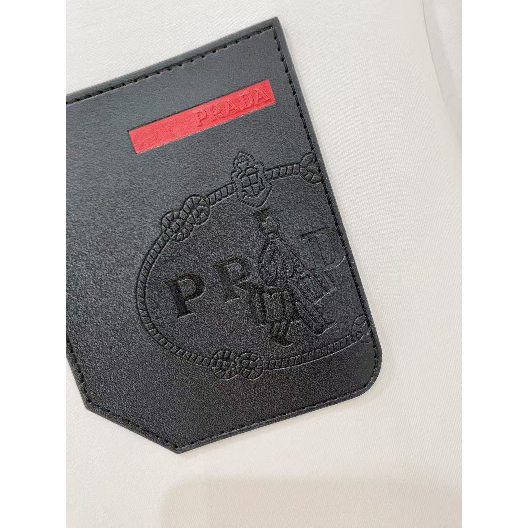<p>PRADA 太空棉卫衣(782485)</p>