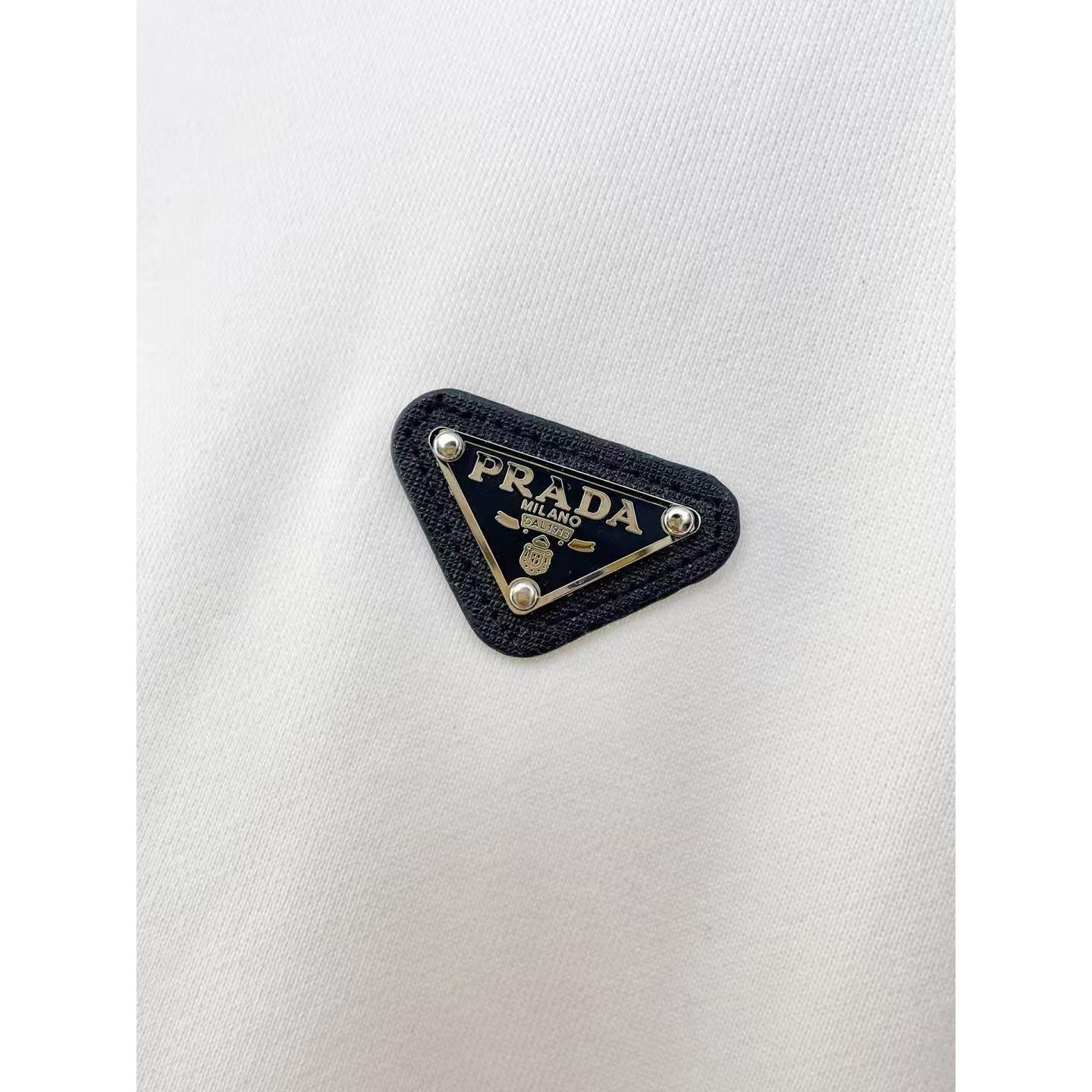 <p>PRADA 圆领卫衣(白)</p>