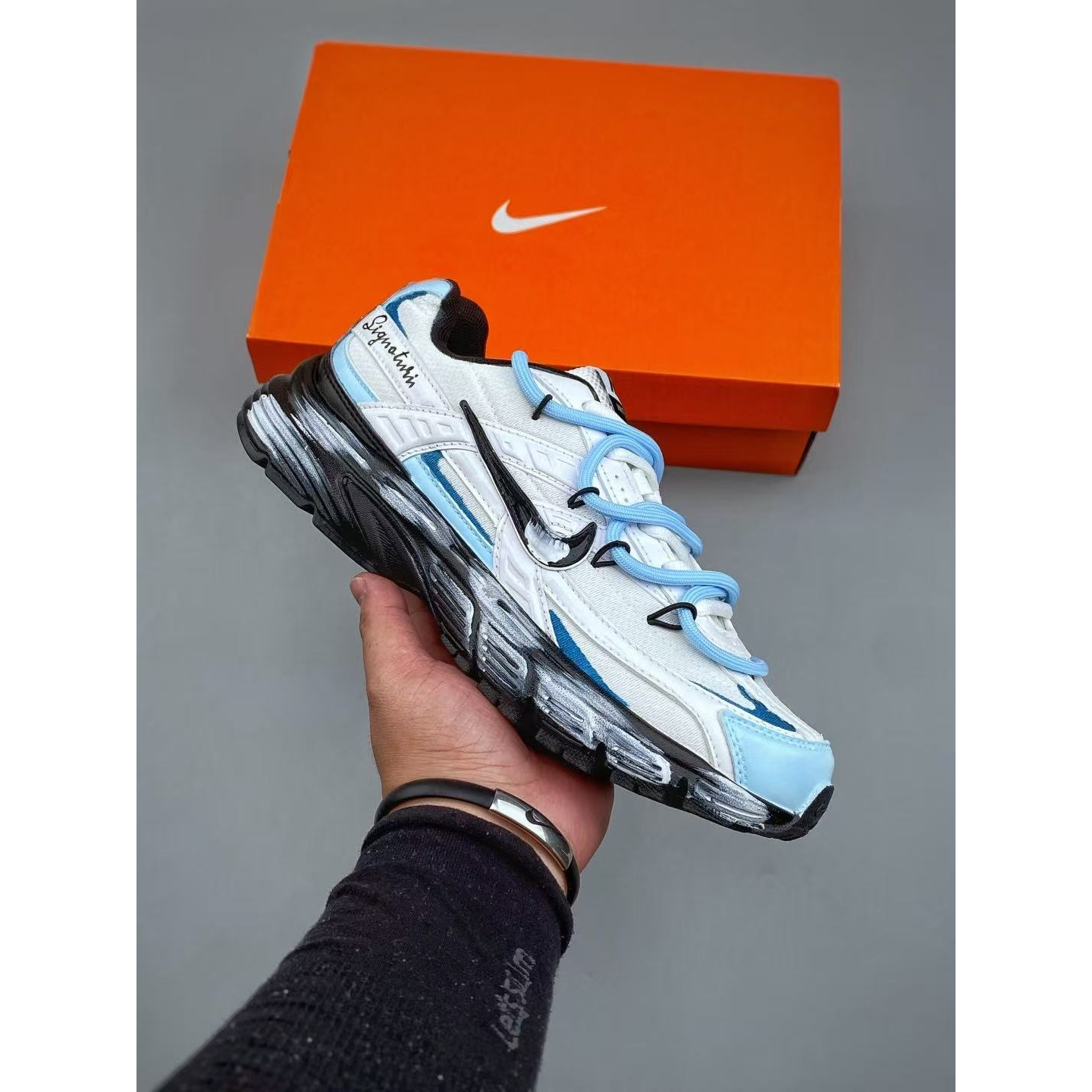 <p>NIKE INITIATOR 涂鸦复古潮流运动舒适老爹鞋 (藍)</p>