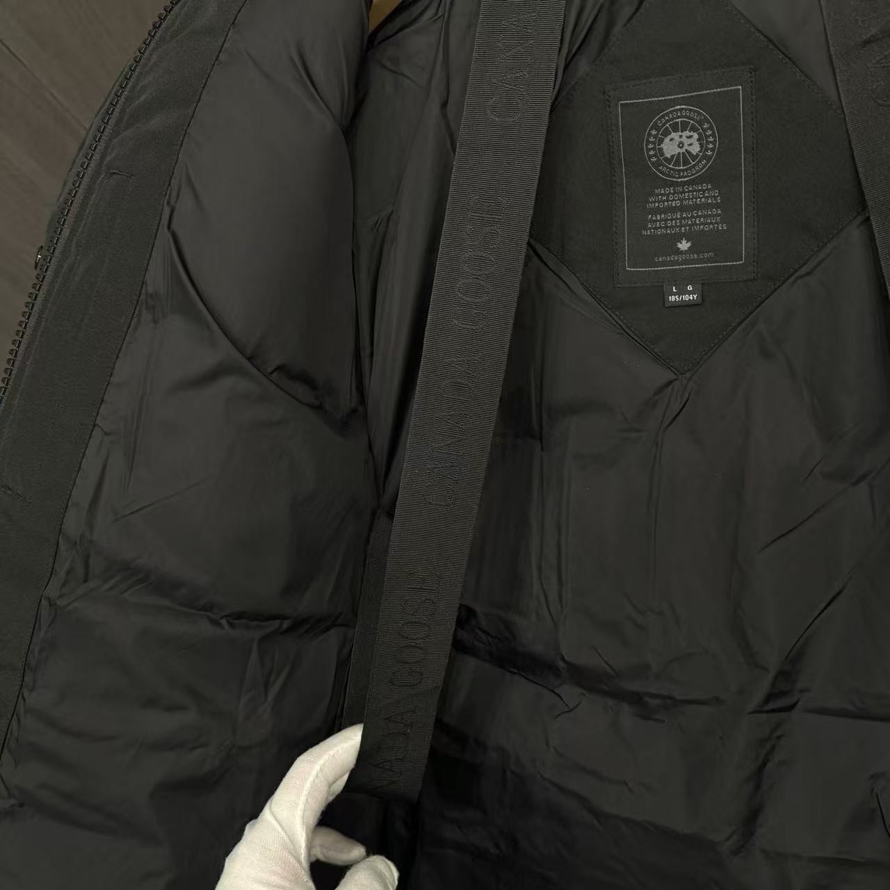 <p>Canada Goose Shelburn*派克大衣羽绒服(黑色黑標)</p>