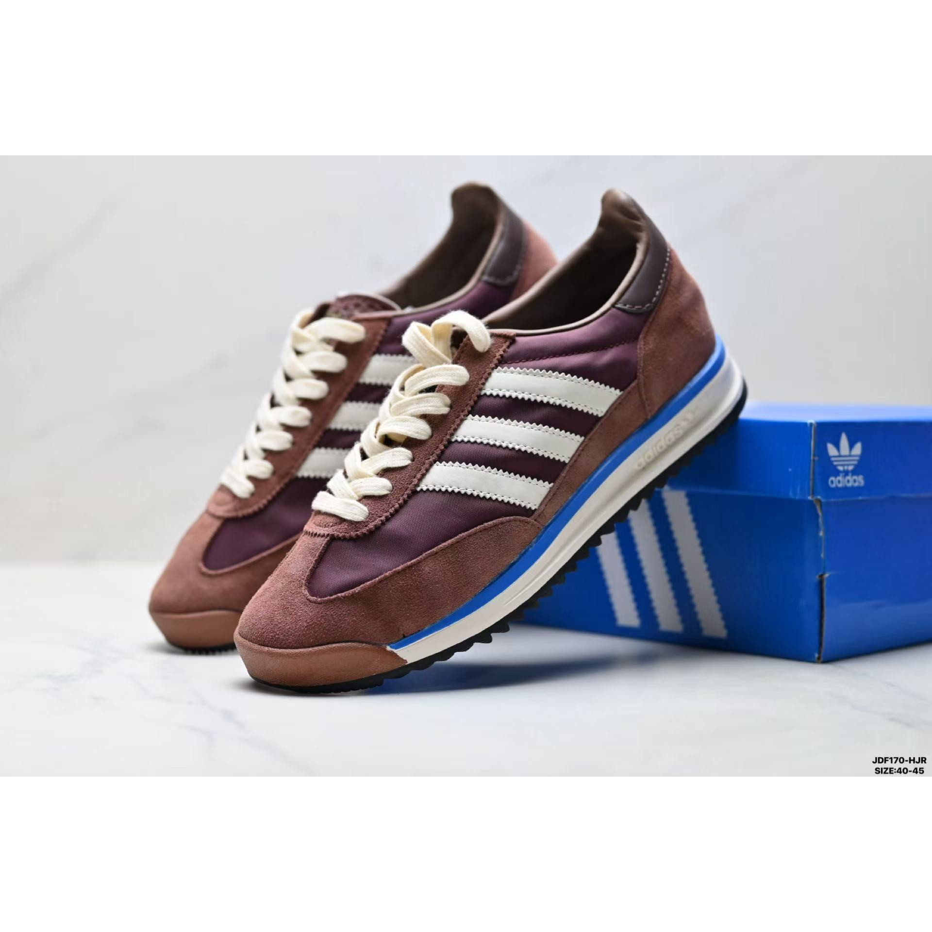 <p>全色 Adidas 复古休闲运动鞋</p>