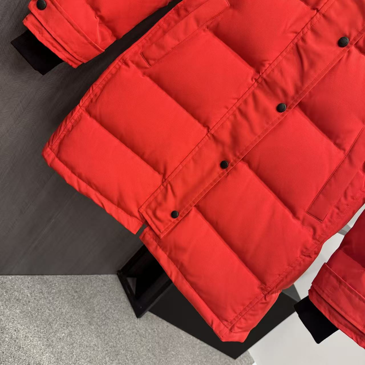 <p>Canada Goose Shelburn*派克大衣羽绒服(橘紅)</p>