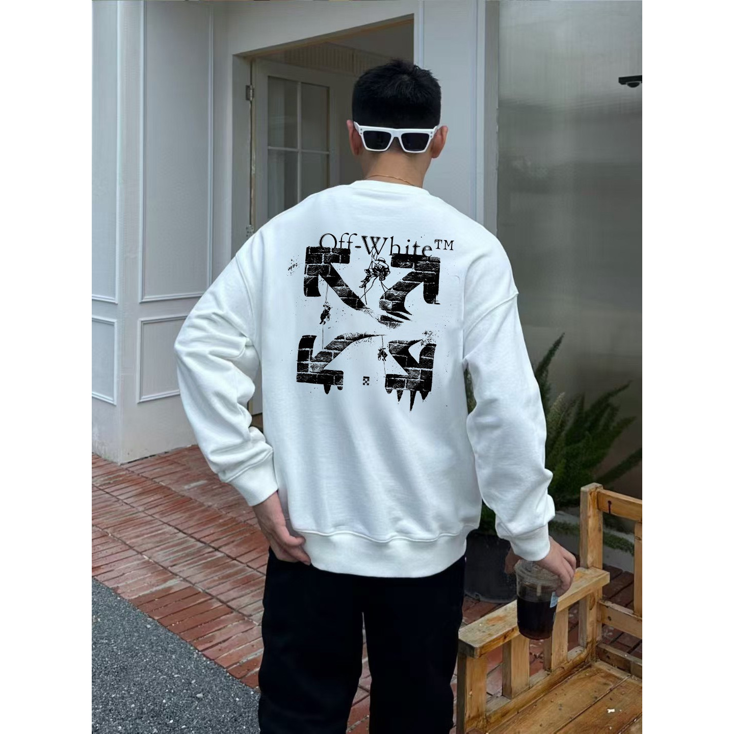 <p>OFF 长袖T恤(白)</p>