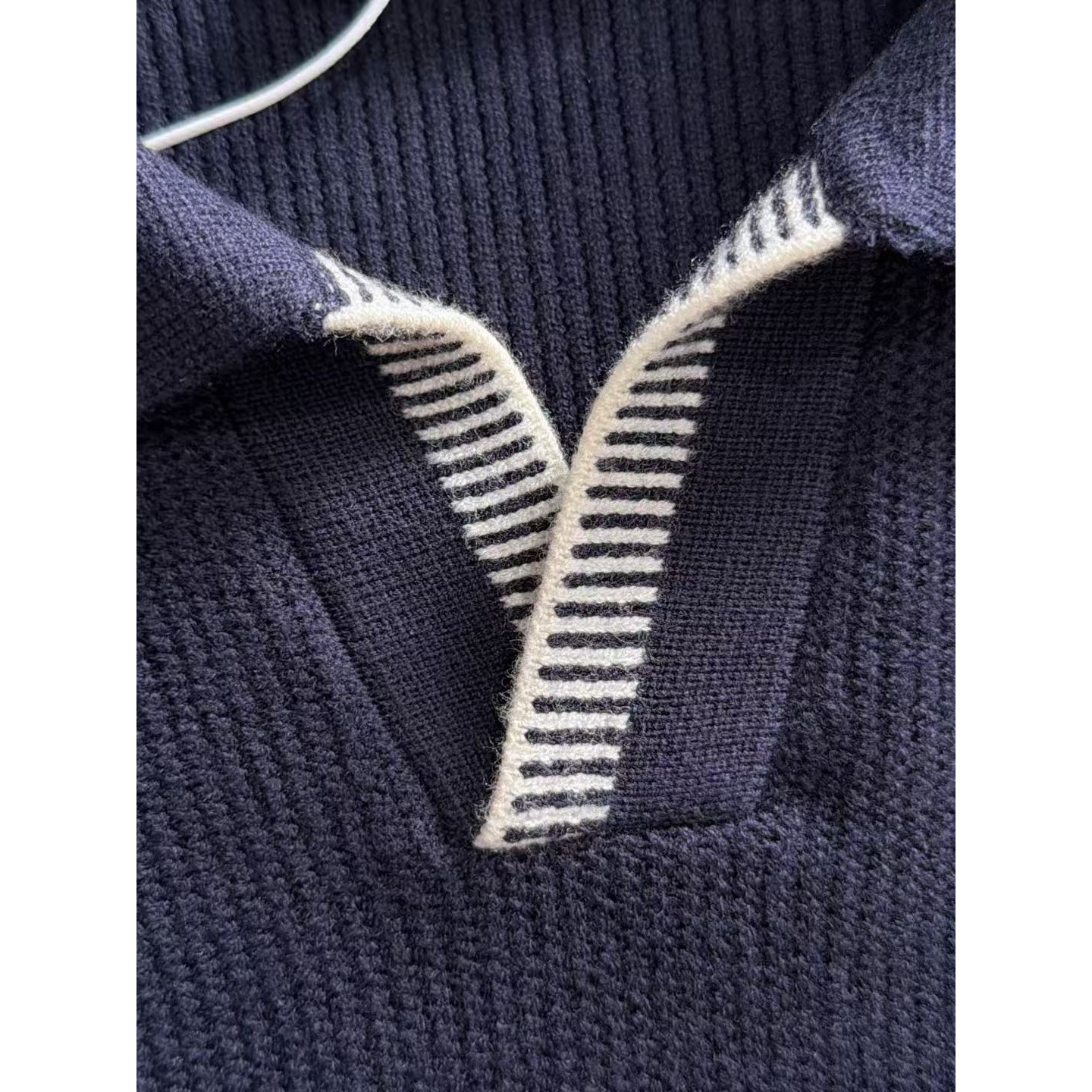 <p>MONCLER&nbsp;秋冬官网最新毛衣(藍)</p>
