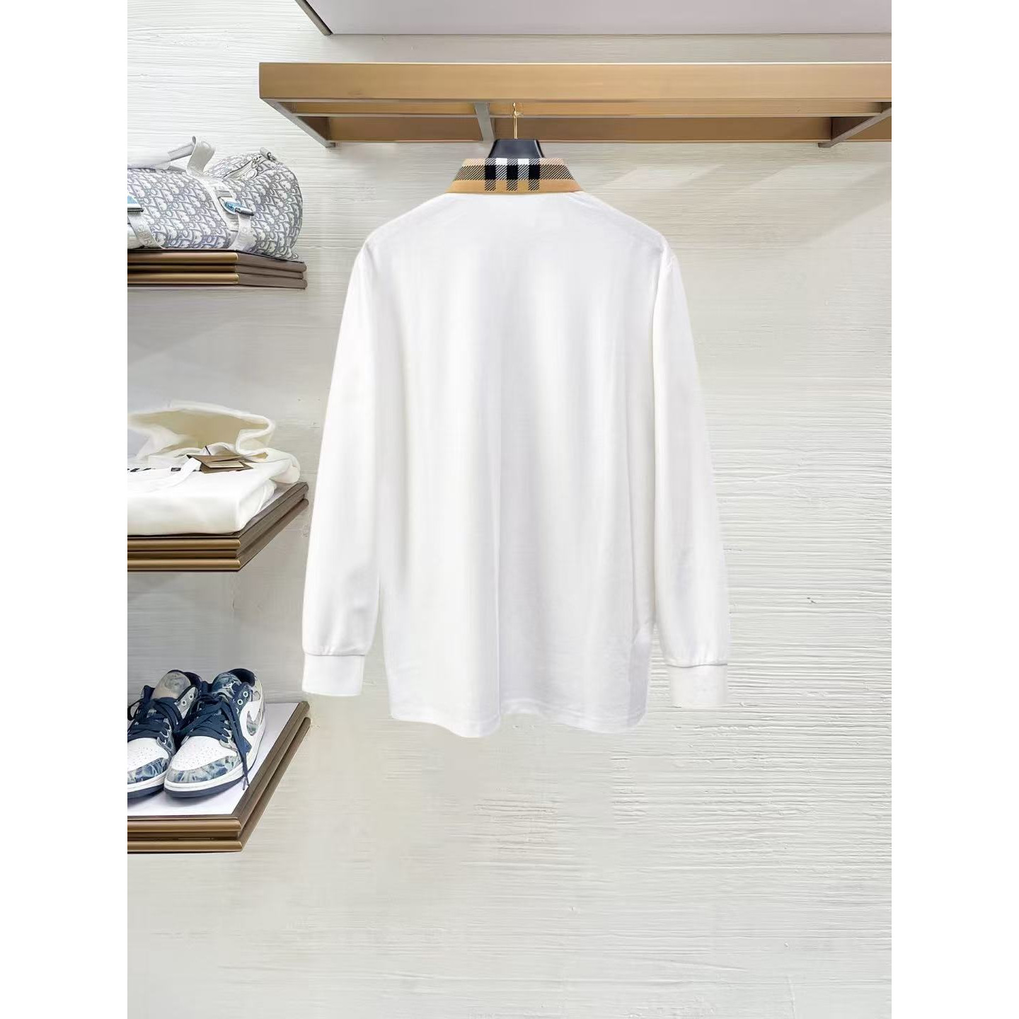 <p>BURBERRY 长袖Polo衫(白)</p>