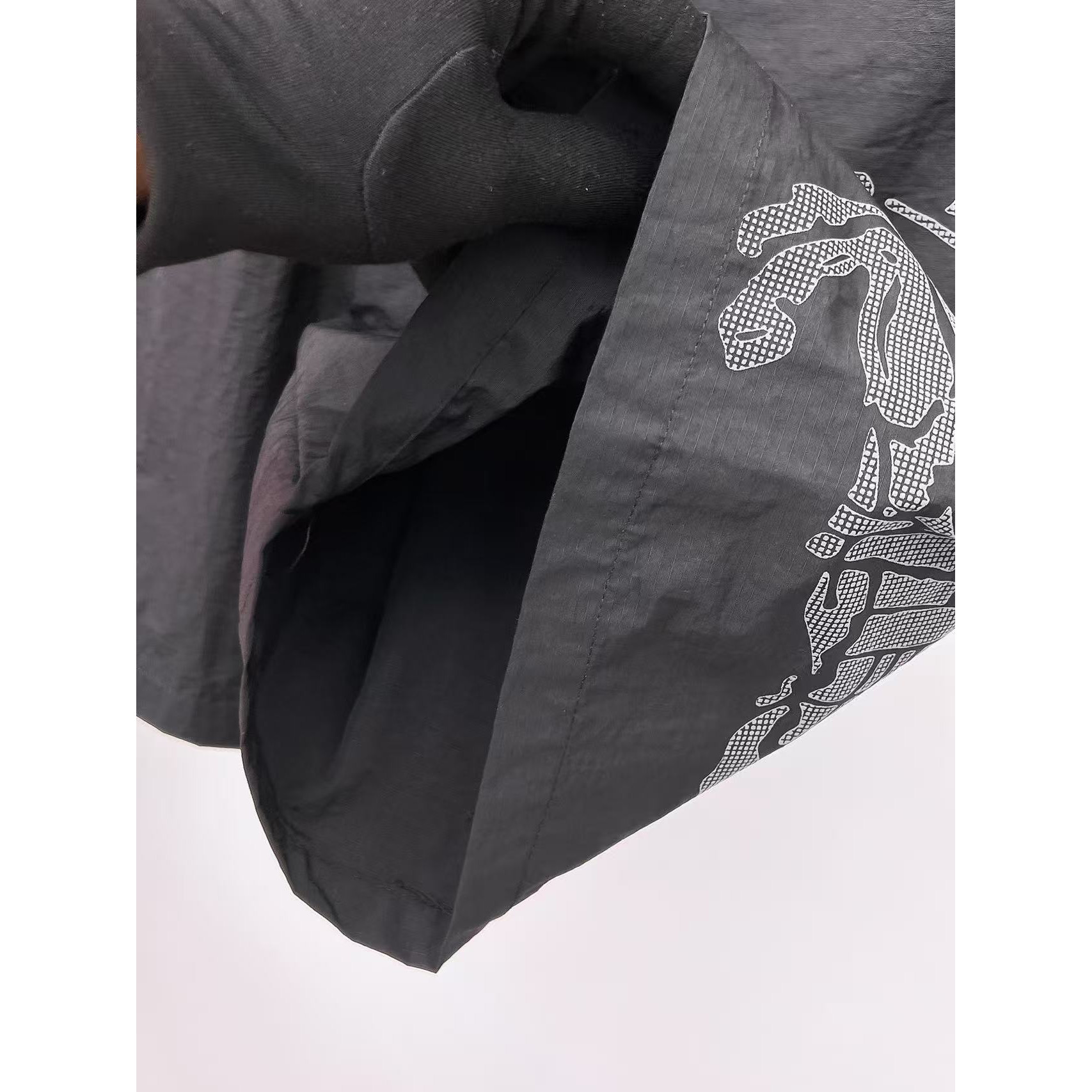 <p>BURBERRY 专柜新款休闲短裤(黑)</p>
