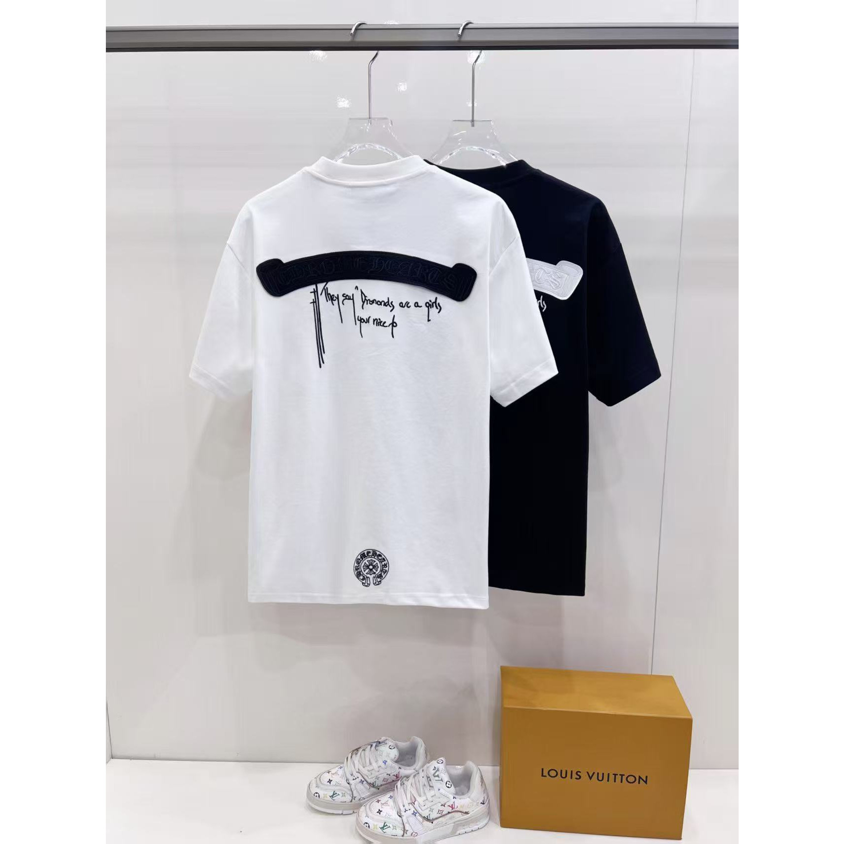 <p>CHROME HEARTS&nbsp;春夏新款T恤(白)</p>