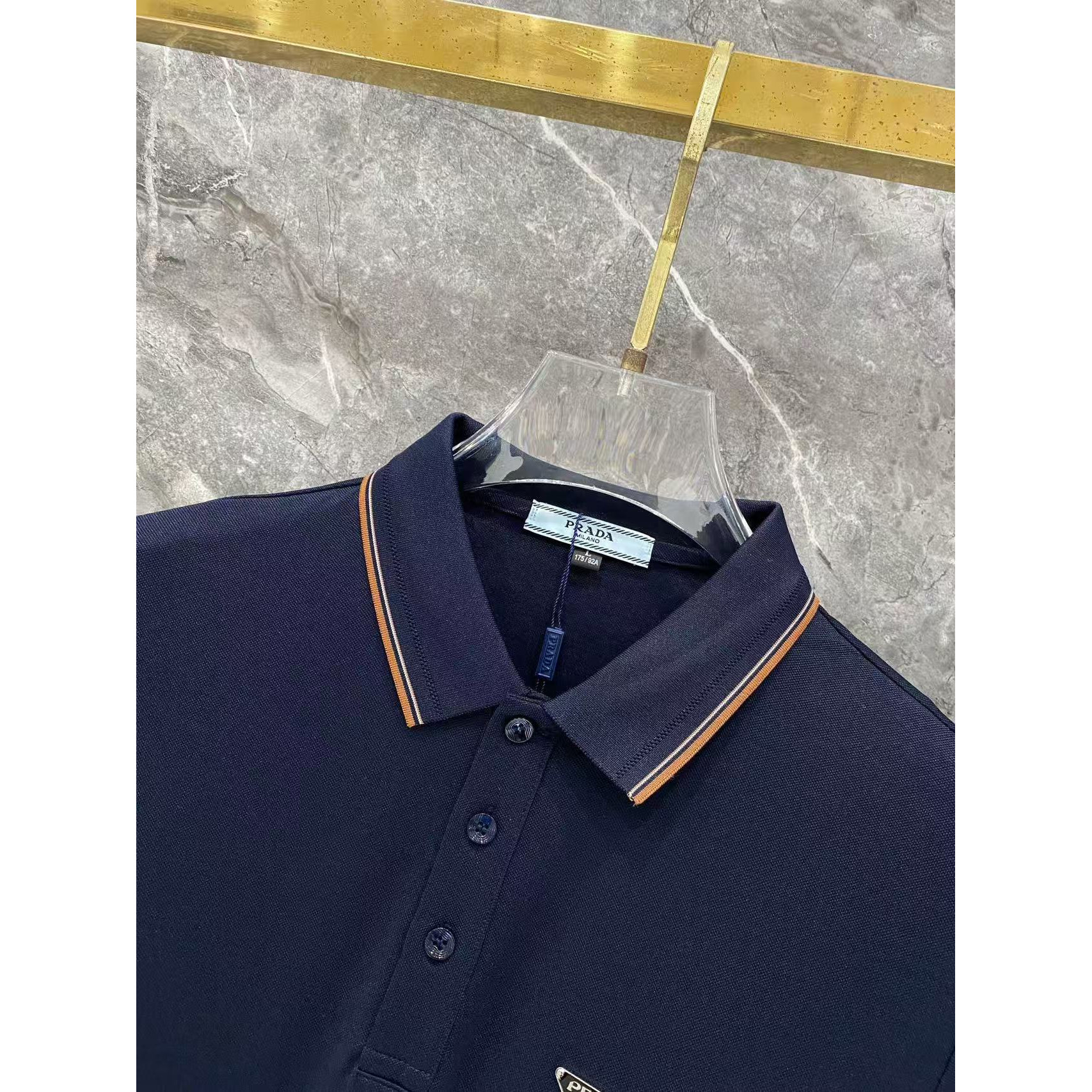 <p>Prada 秋冬长袖Polo(783009)</p>