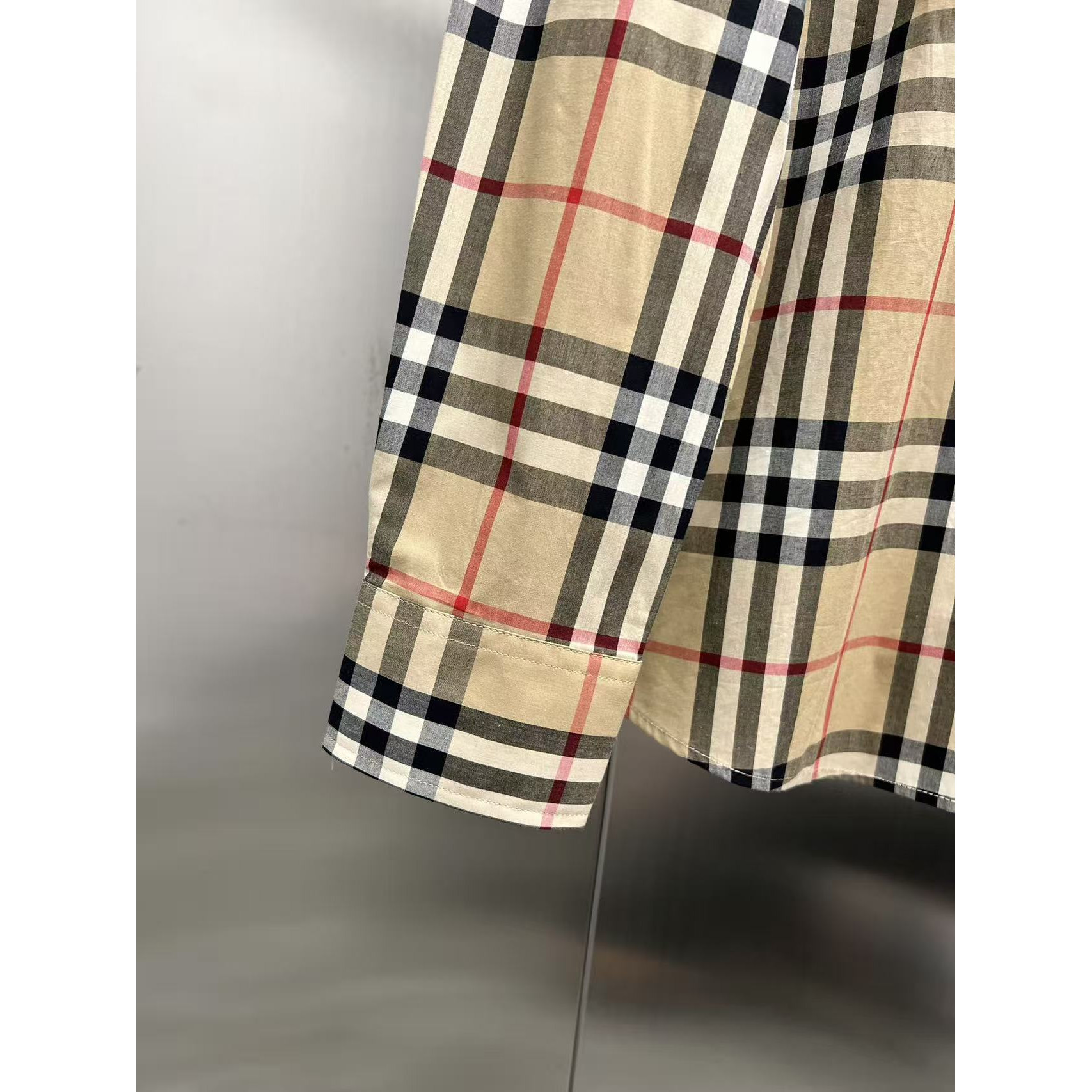 <p>Burberry 长袖衬衫(783233)</p>