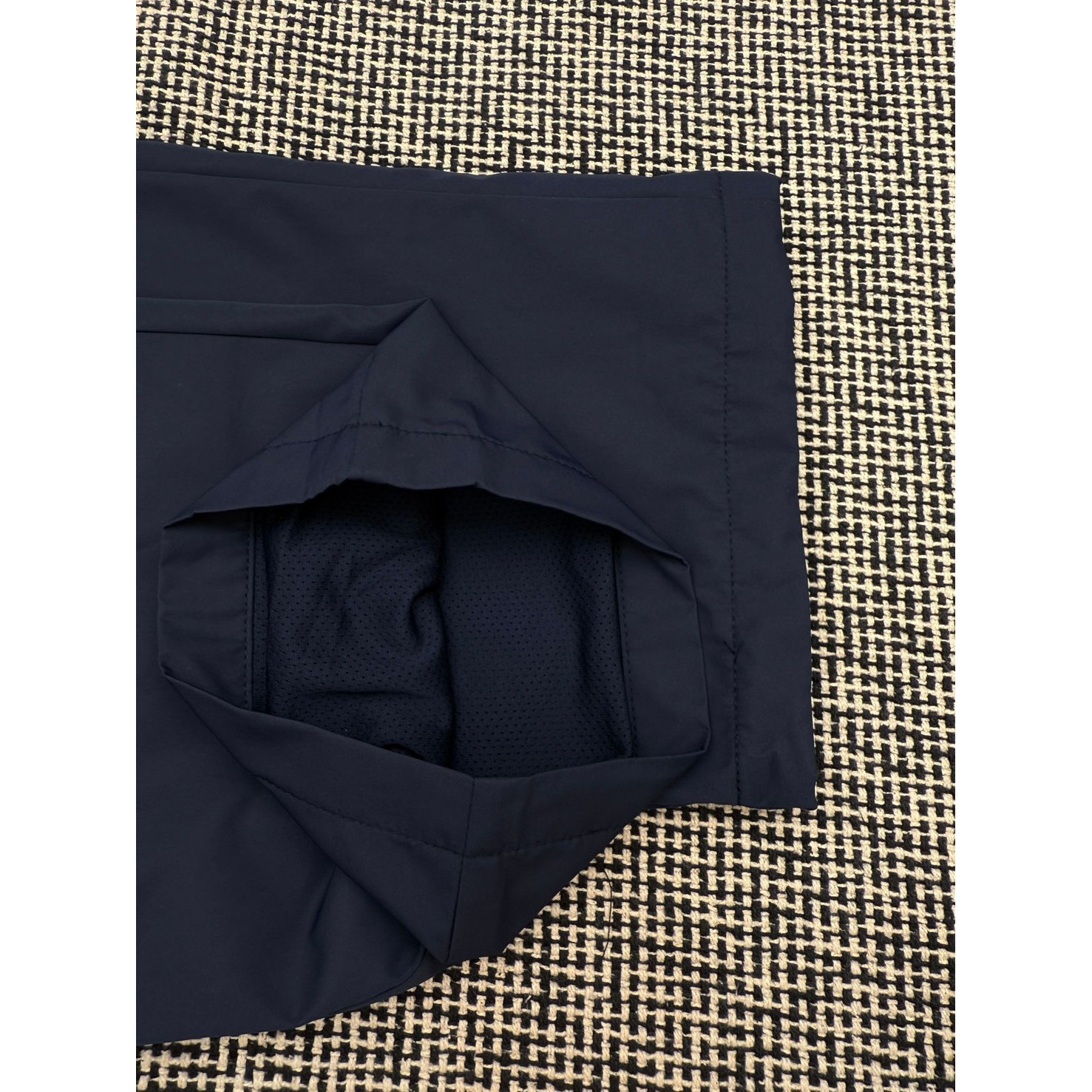 <p>Balenciaga FOOTBALL系列3B徽标刺绣运动长裤(藏藍)</p>