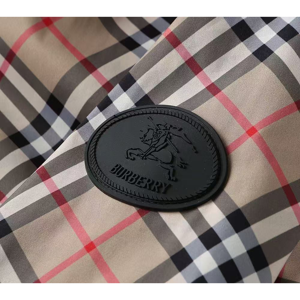 <p>BURBERRY 男士夹克外套(800892)</p>