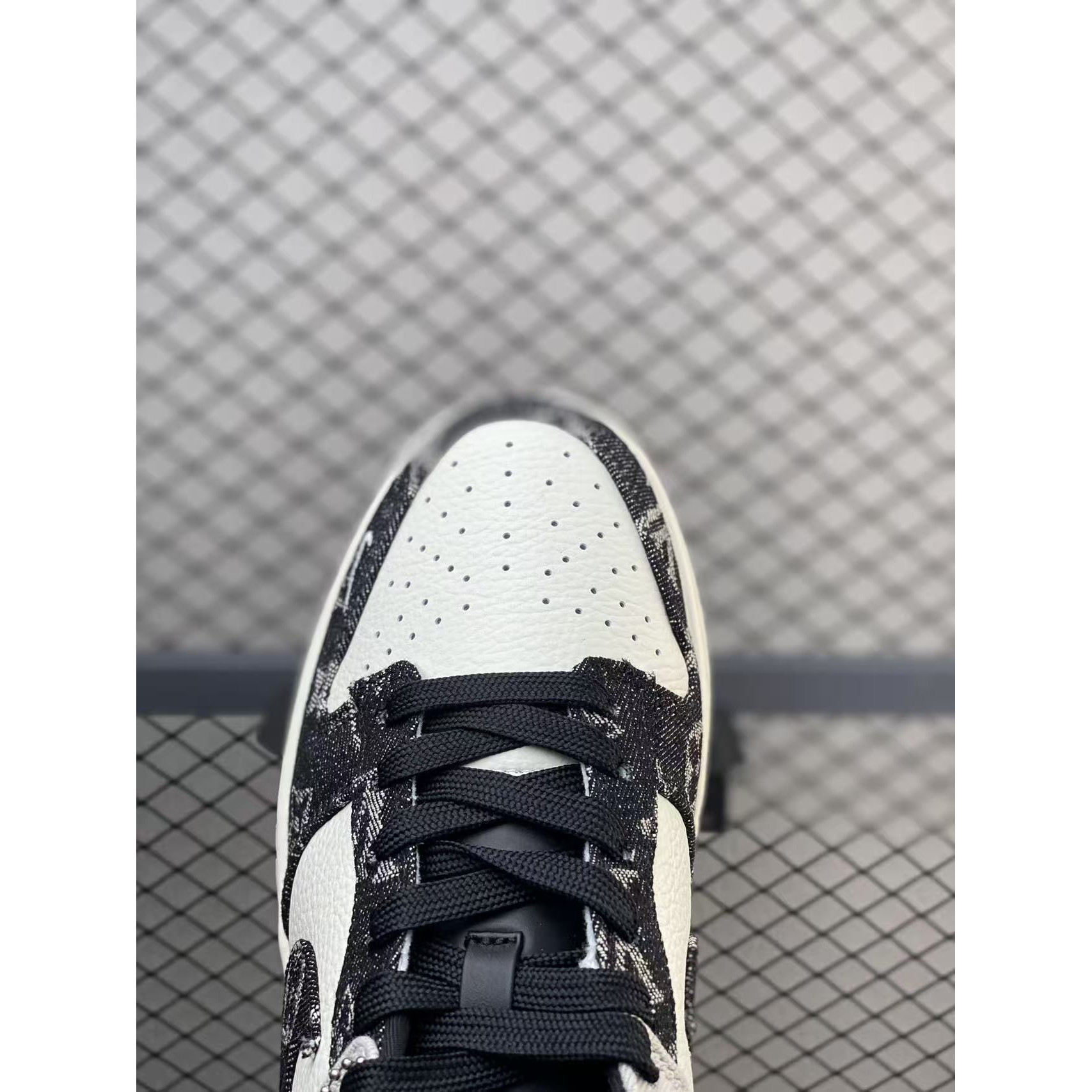 <p>Nike SB Dunk Low 青蓝牛仔休闲板鞋(黑)</p>