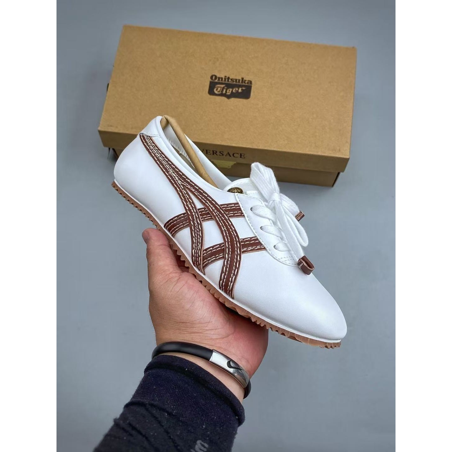 <p>Versace x Onitsuka Tiger 低帮休闲鞋(白)</p>