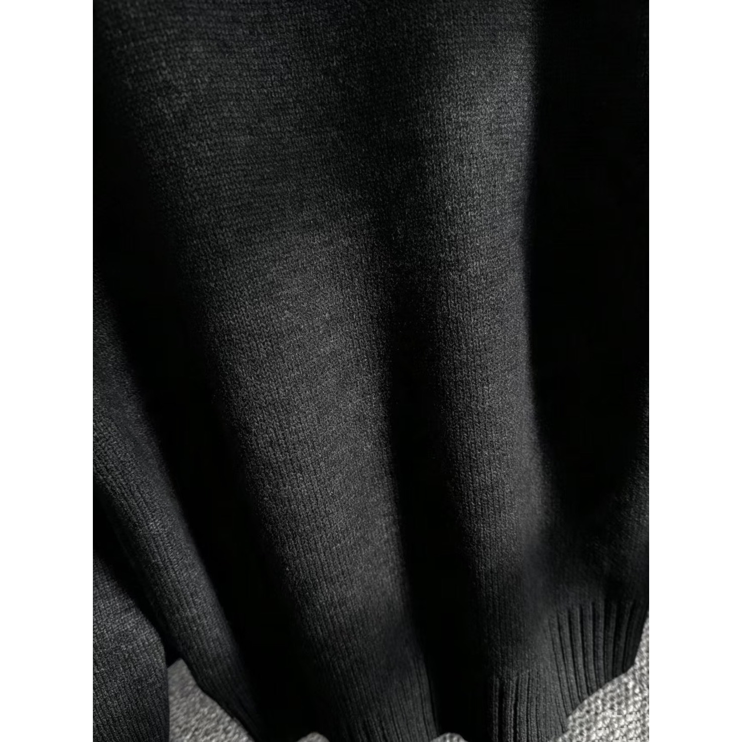 <p>PRADA 高品质男士毛衣(黑)</p>