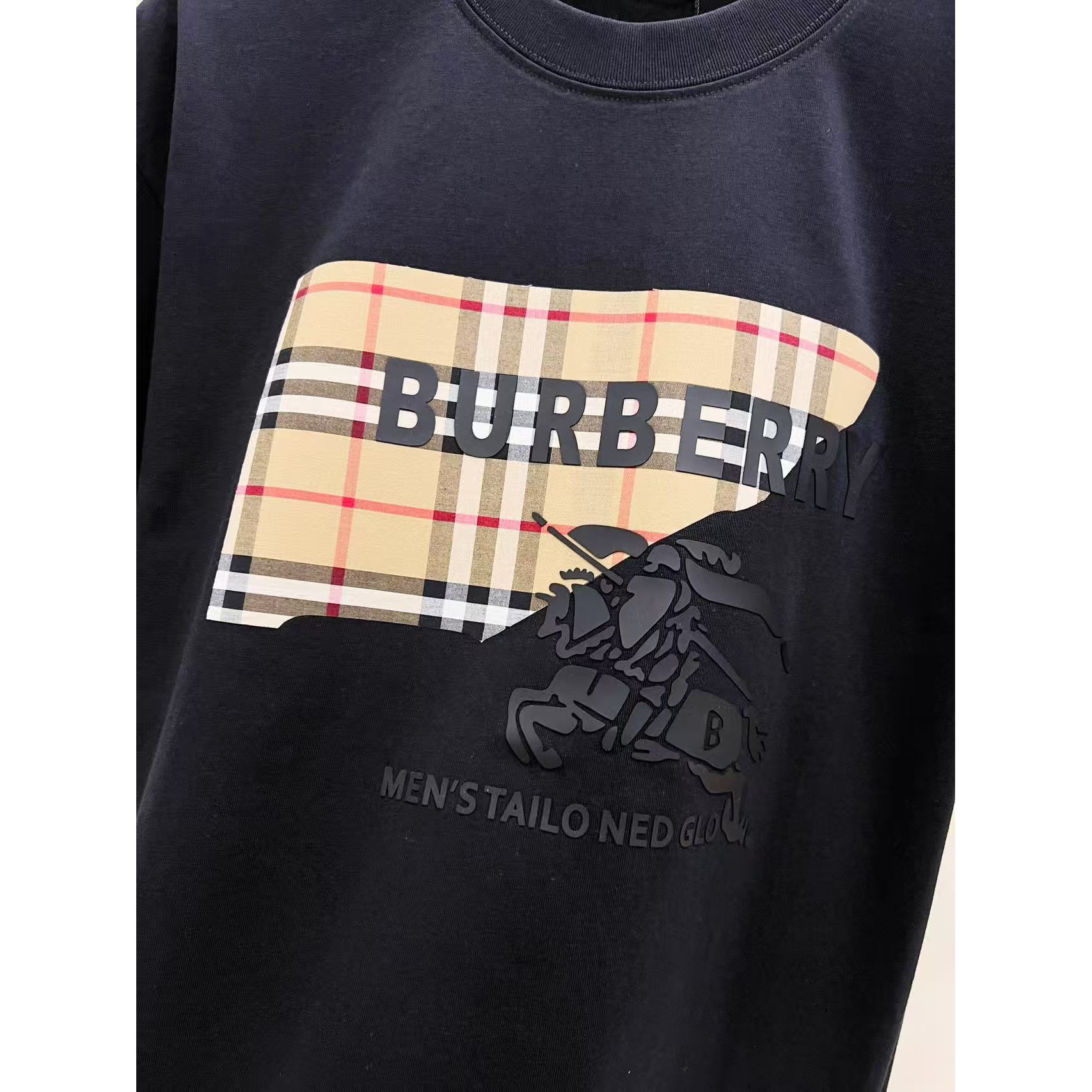 <p>BURBERRY 短袖圆领T恤(黑)</p>