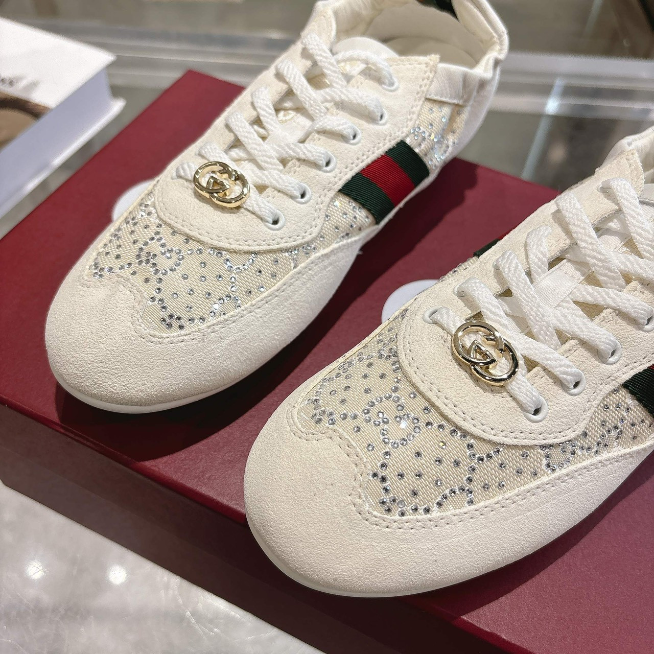 <p>GUCCI 水晶钻鞋(白)</p>