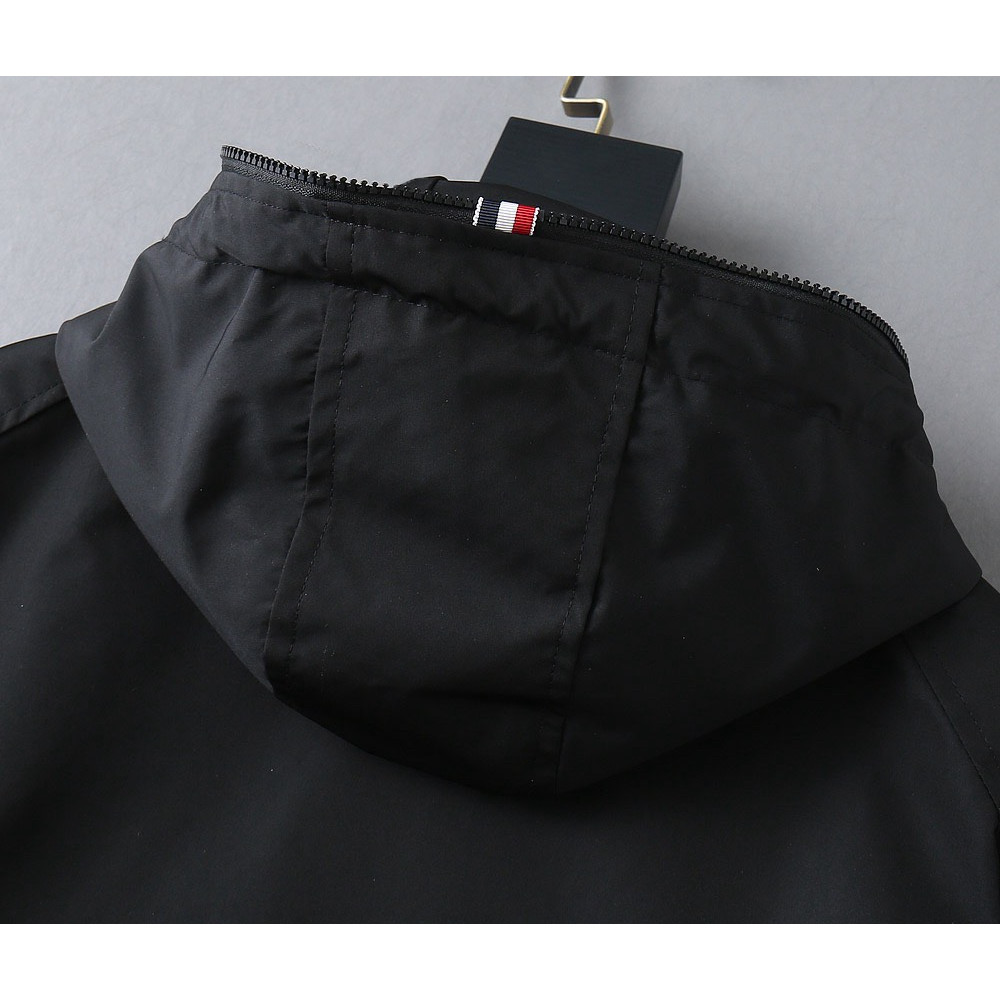 <p>MONCLER 新款男士夹克外套</p>