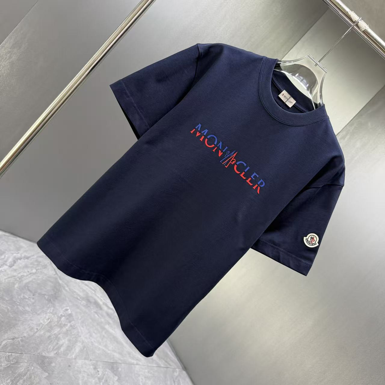 <p>Moncler 短袖T恤(深藍)</p>
