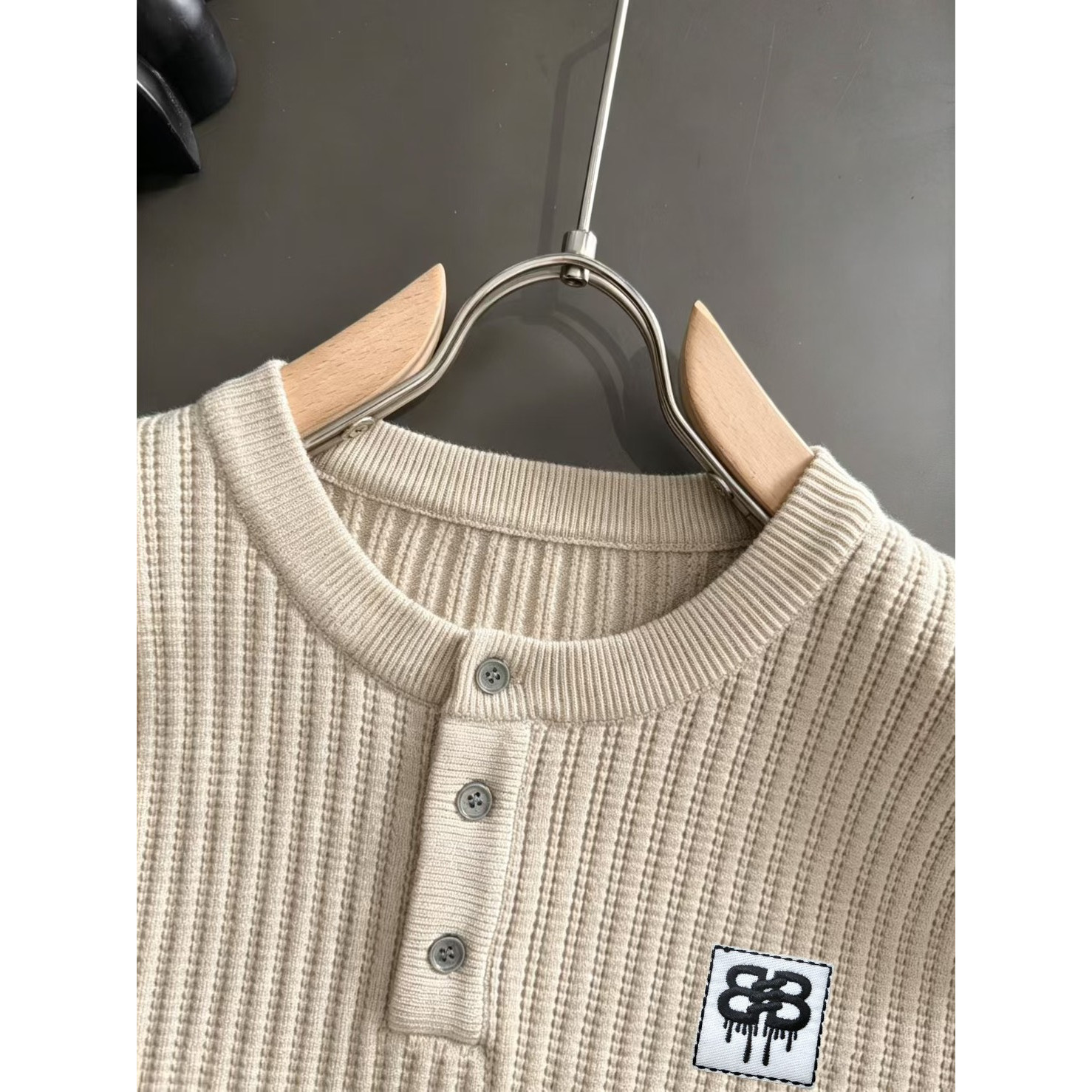 <p>Balenciaga&nbsp;高品质男士毛衣(杏)</p>