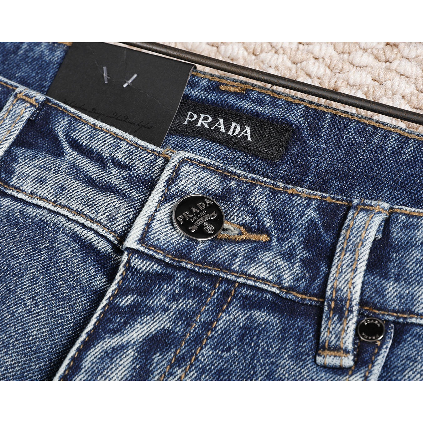 <p>PRADA 新款牛仔裤(3578)</p>