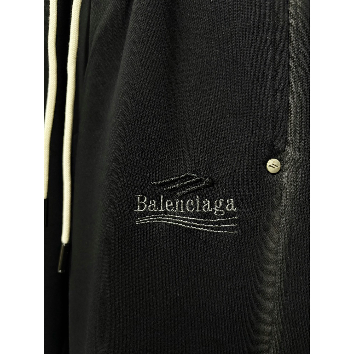 <p>Balenciaga 休闲长裤</p>