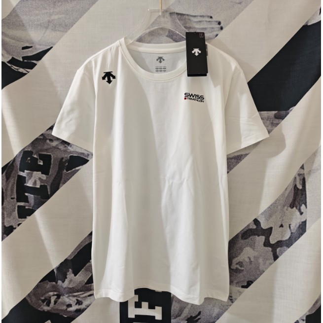 <p>DESCENTE 短袖T恤</p>