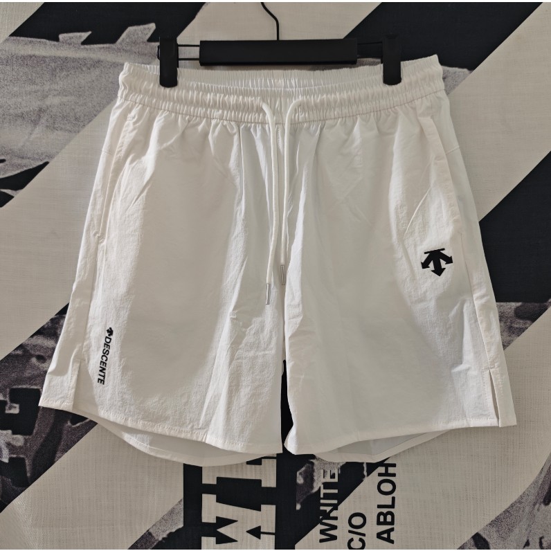 <p>DESCENTE 速乾短褲(白)</p>