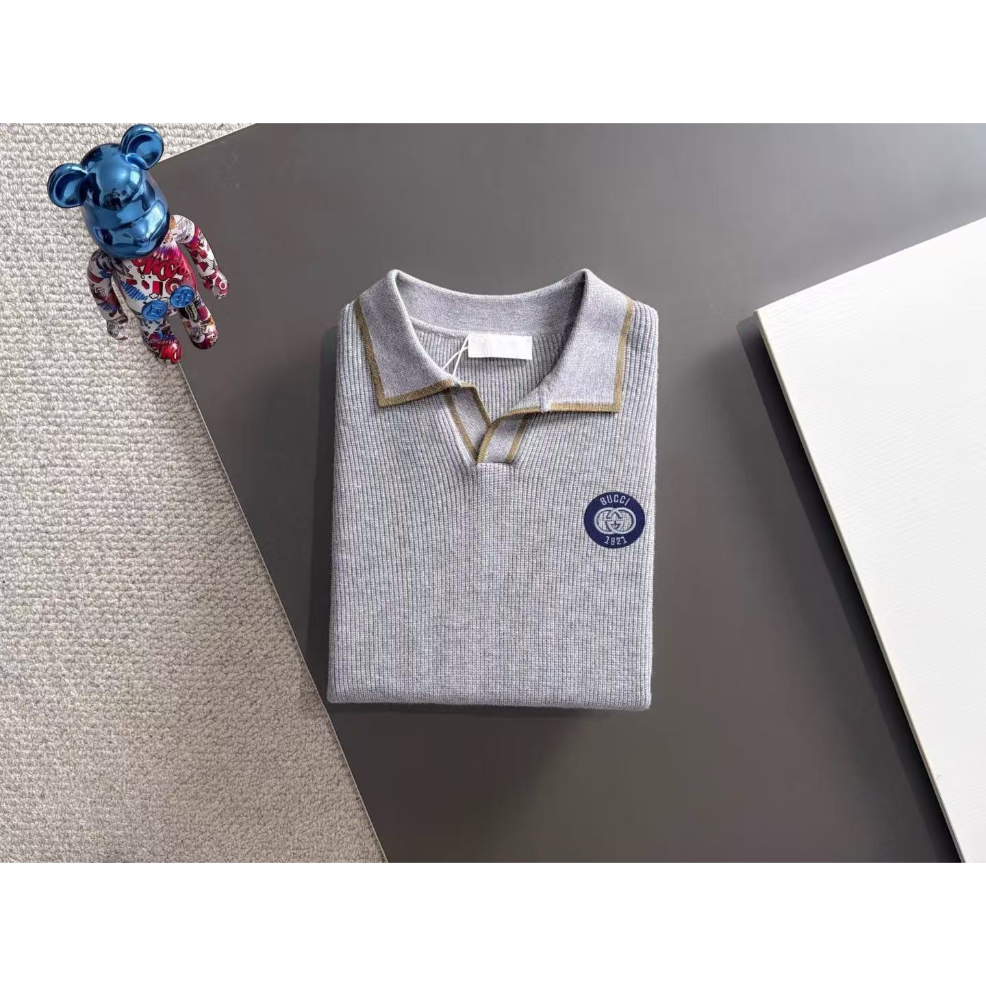 <p>GUCCI&nbsp;秋冬官网最新毛衣(灰)</p>
