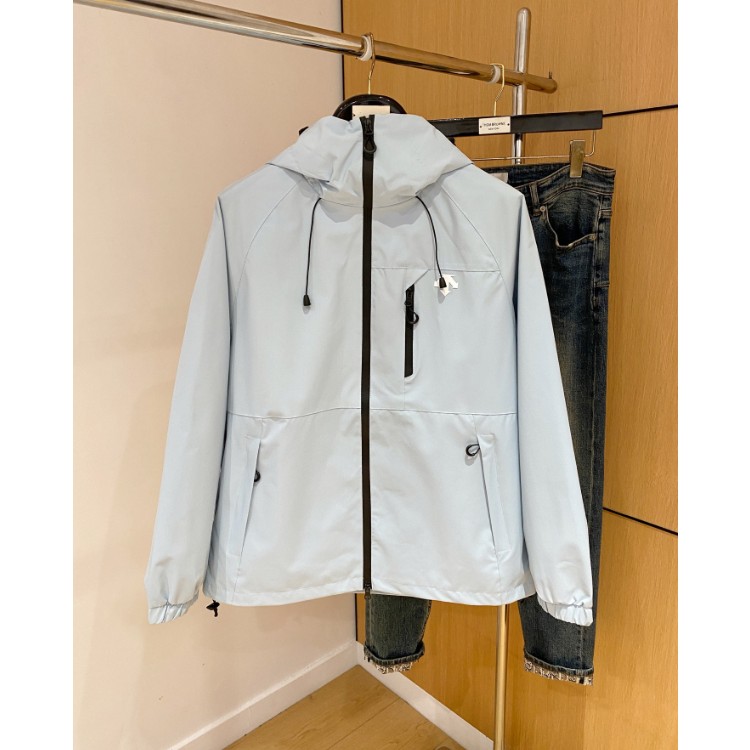 <p>DESCENTE 風衣夾克外套(寶寶藍)</p>