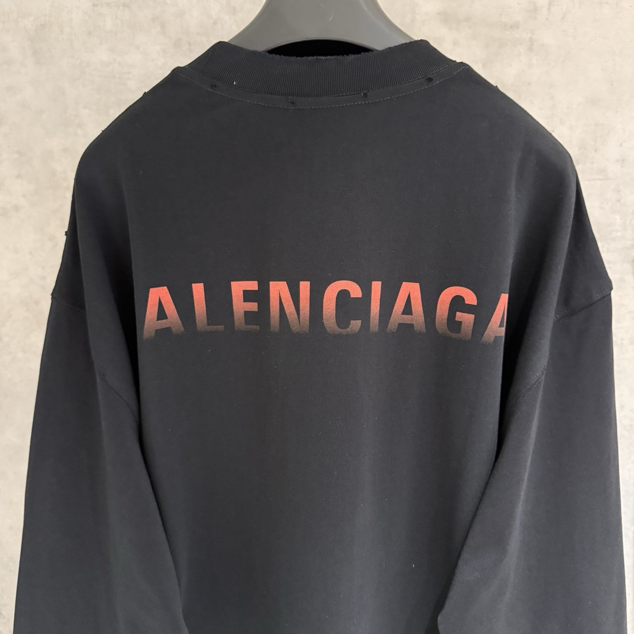 <p>Balenciaga 长袖T恤(黑B13)</p>
