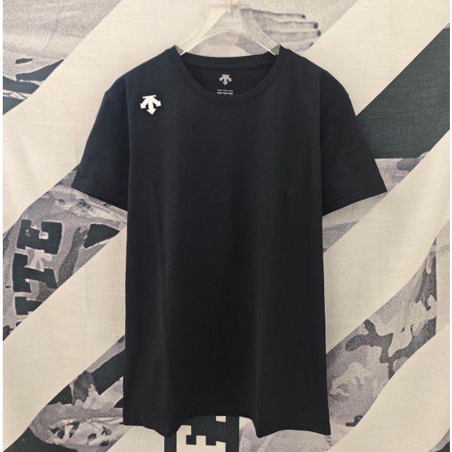 <p>DESCENTE 短袖T恤(黑)</p>