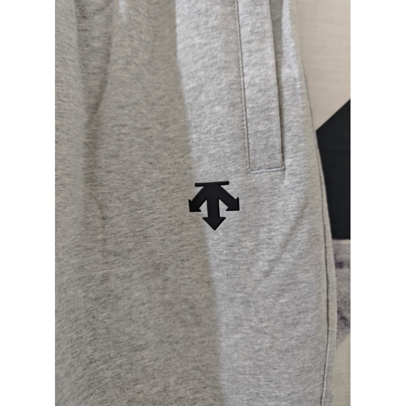 <p>DESCENTE 長褲(多色)</p>
