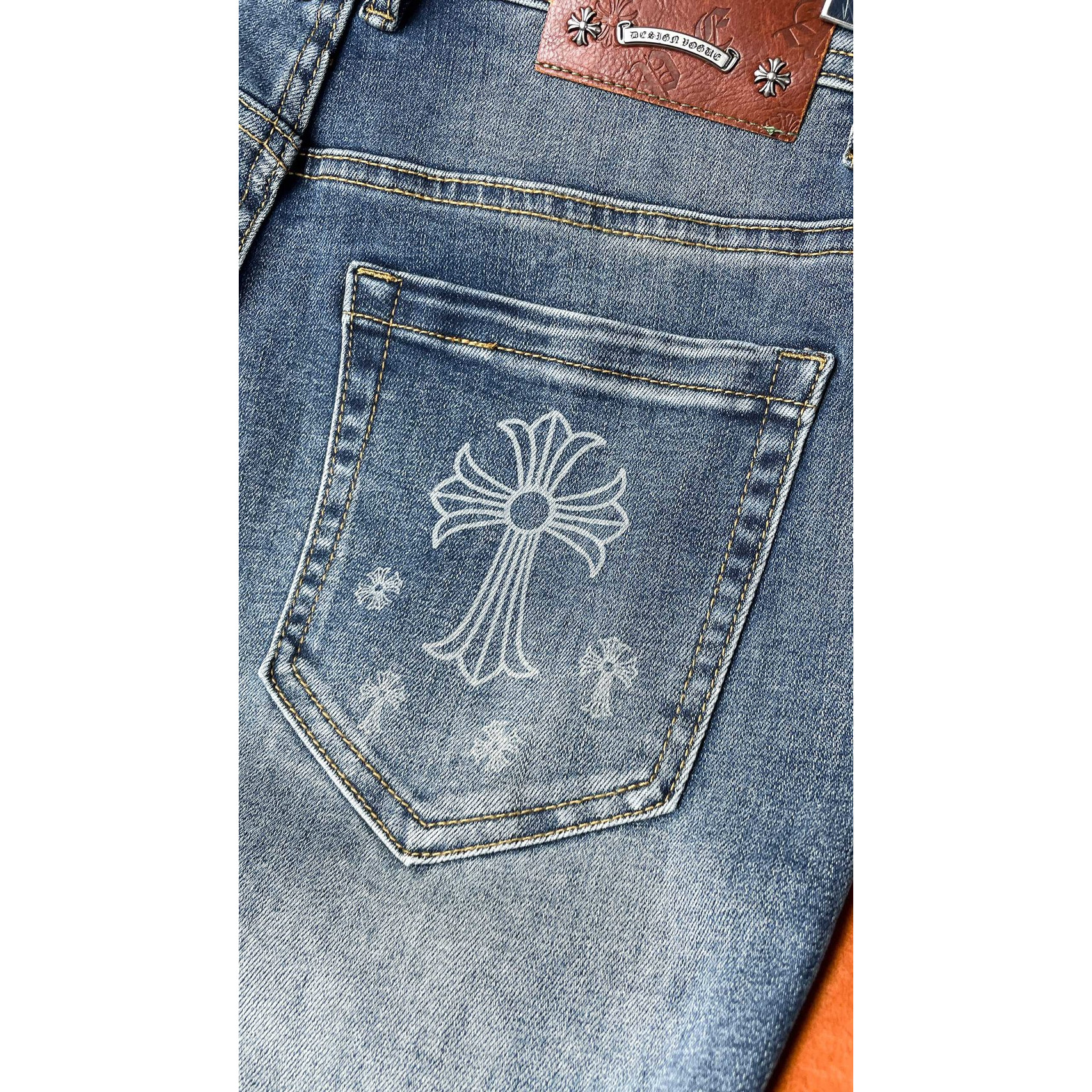 <p>CHROME HEARTS 牛仔褲</p>