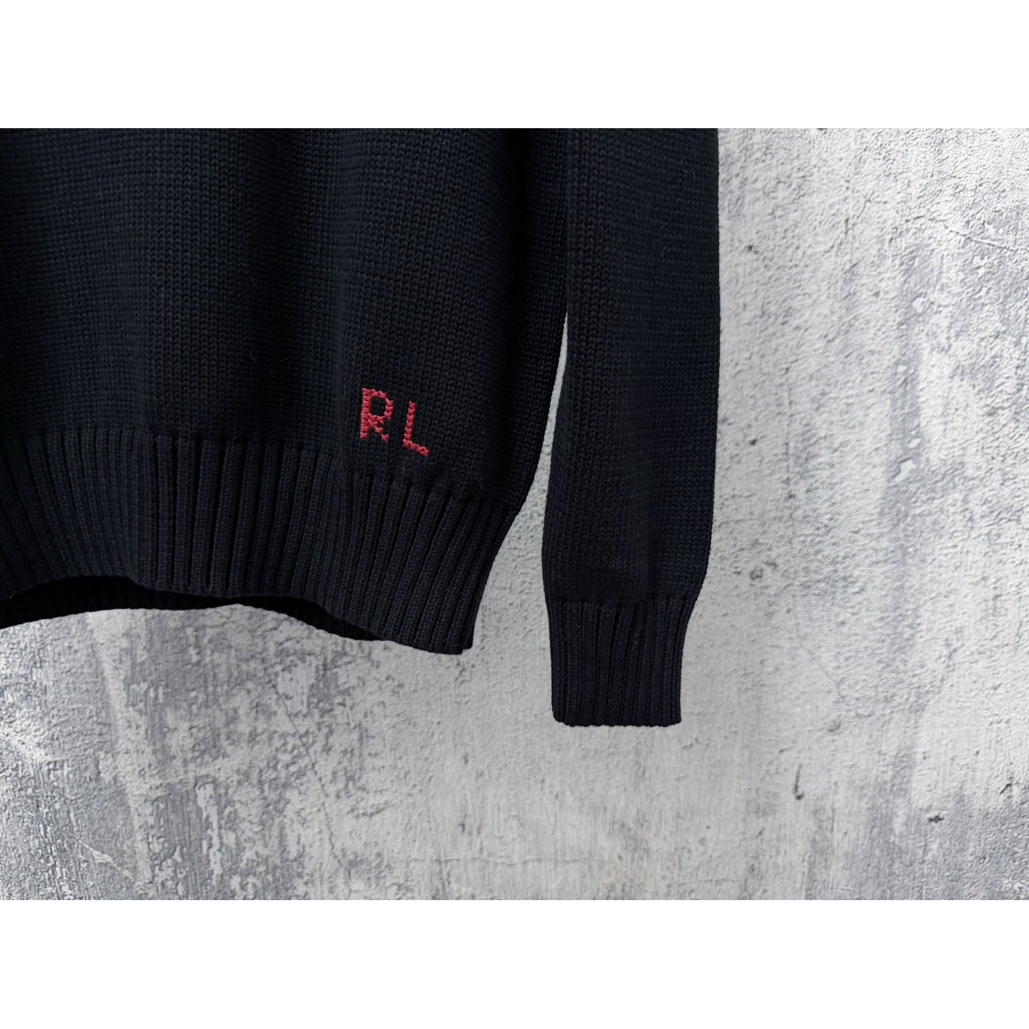 <p>Ralph Lauren 宽松版棉圆领针织衫(黑)</p>