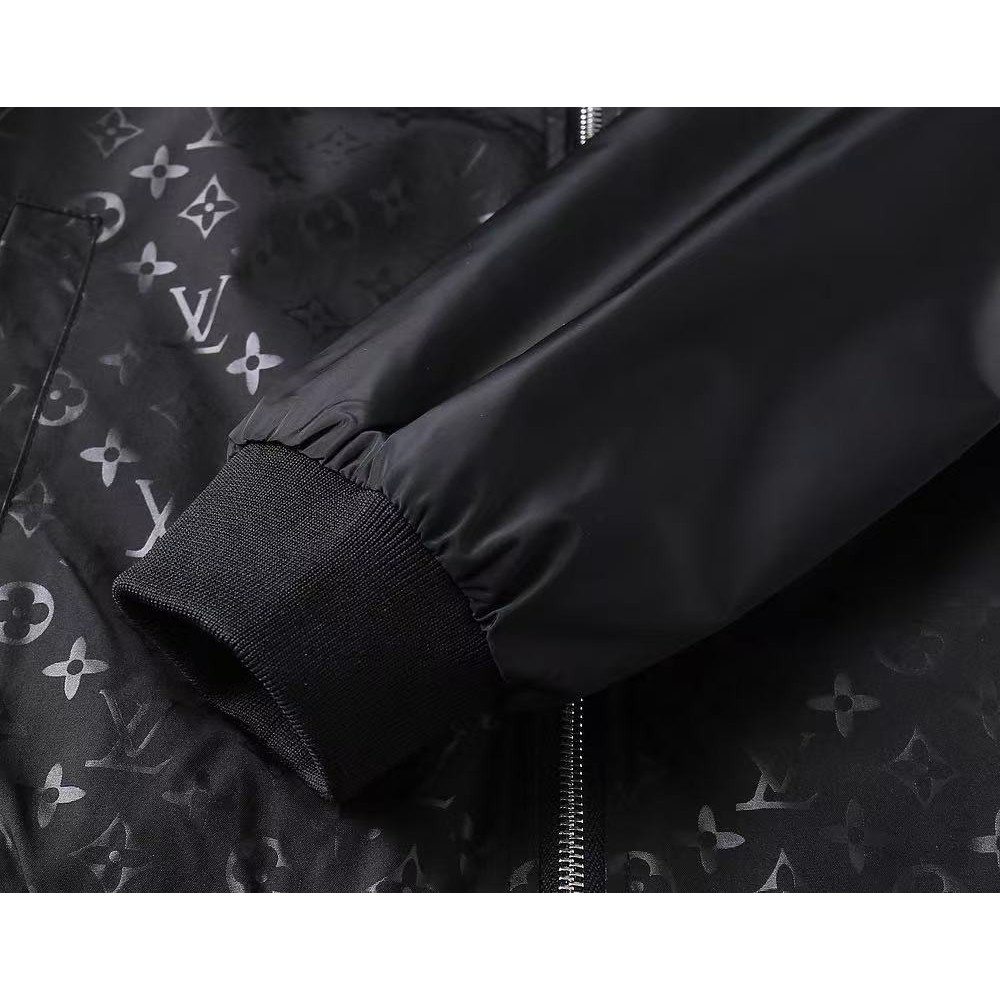 <p>LV 男士夹克外套(黑)</p>