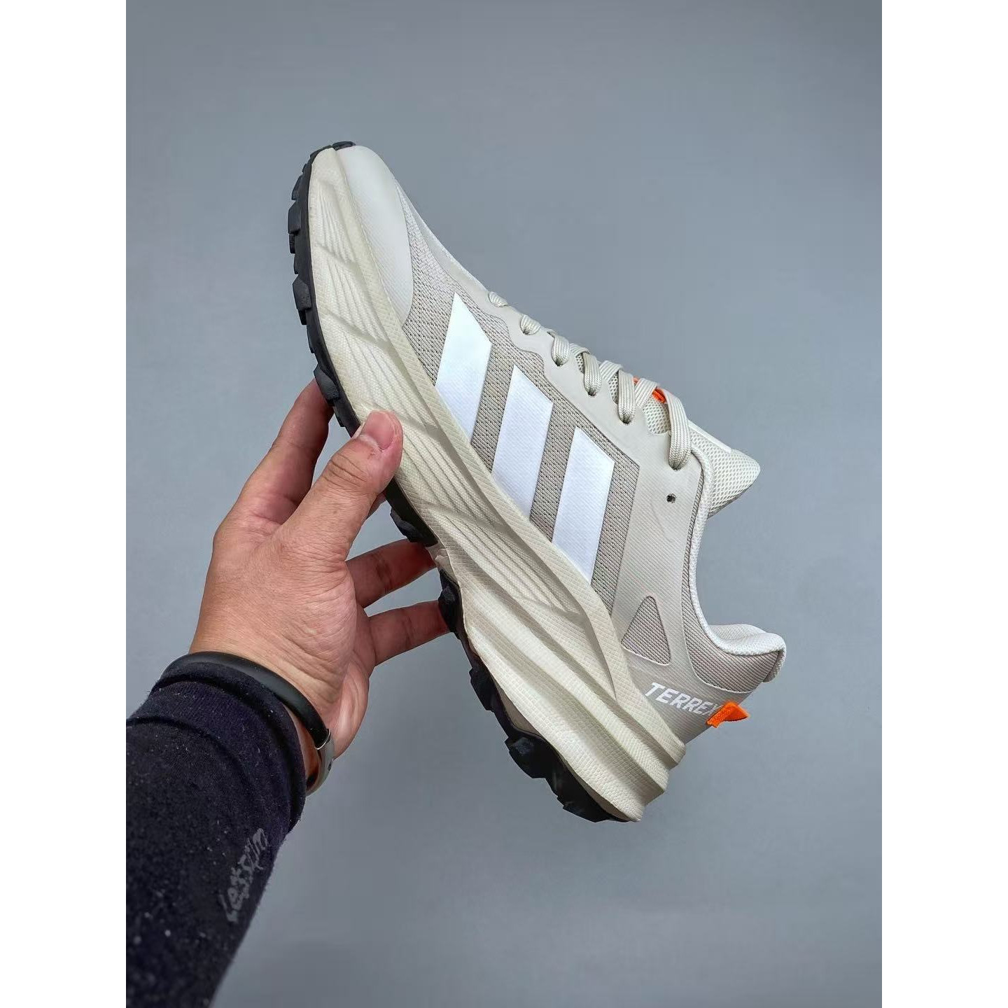 <p>Adidas TERREX FREEHIKR SL GTX 徒步鞋&nbsp;</p>