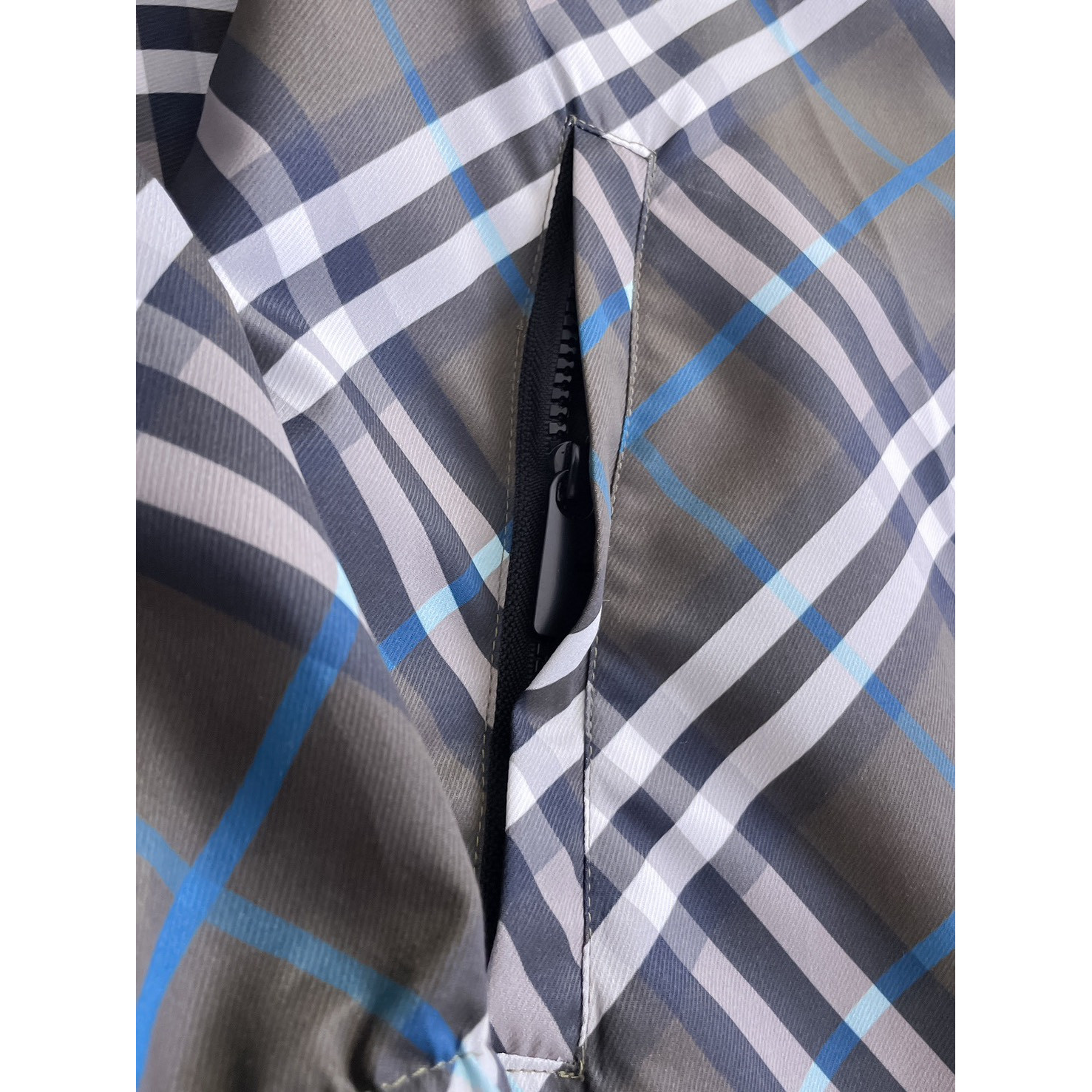 <p>BURBERRY 男士夹克外套(雙面穿)</p>

<p>&nbsp;</p>