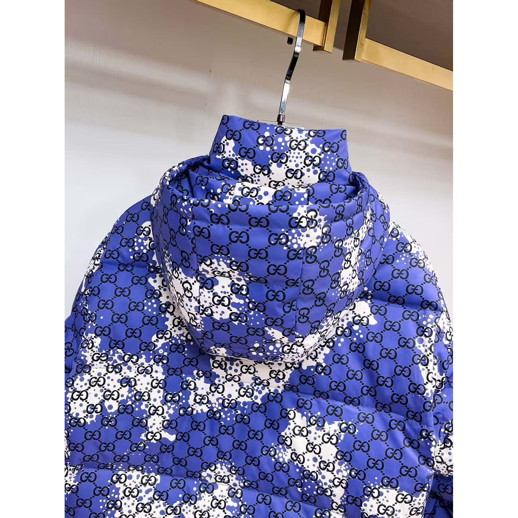 <p>GUCCI 秋冬新款羽绒服(藍)</p>