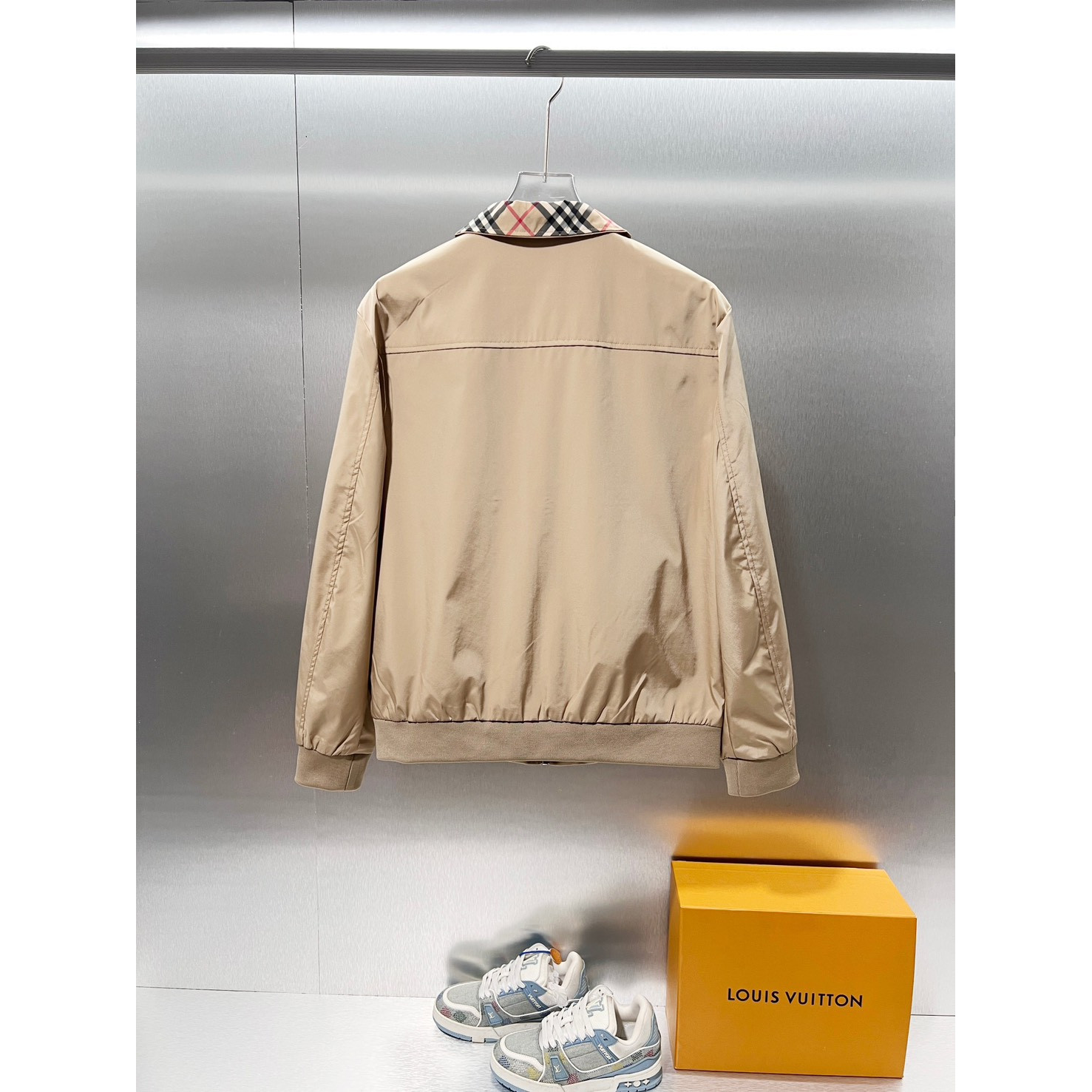 <p>BURBERRY&nbsp;夹克外套(杏)</p>