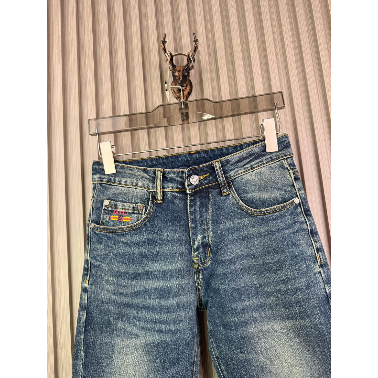 <p>GUCCI 休閒牛仔褲</p>