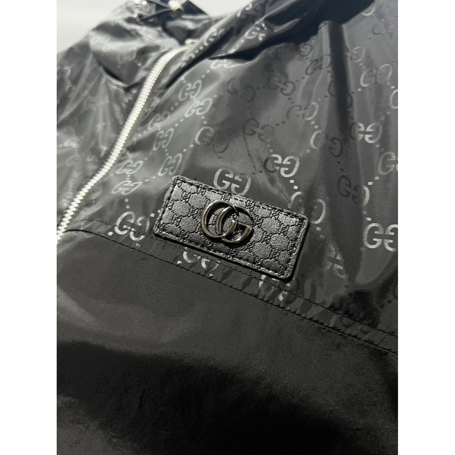 <p>GUCCI&nbsp;夹克外套(黑)</p>