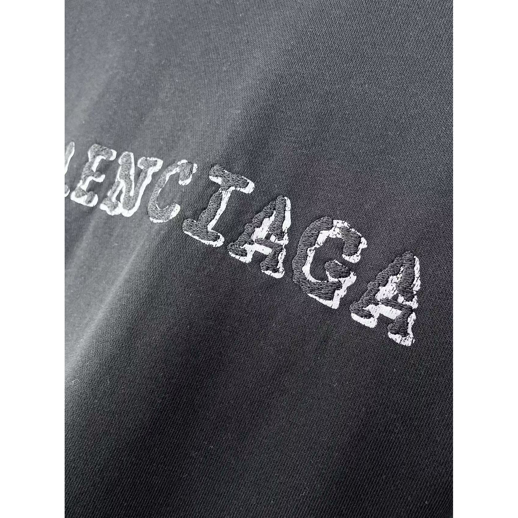 <p>Balenciaga 圓領長袖T恤(黑)</p>