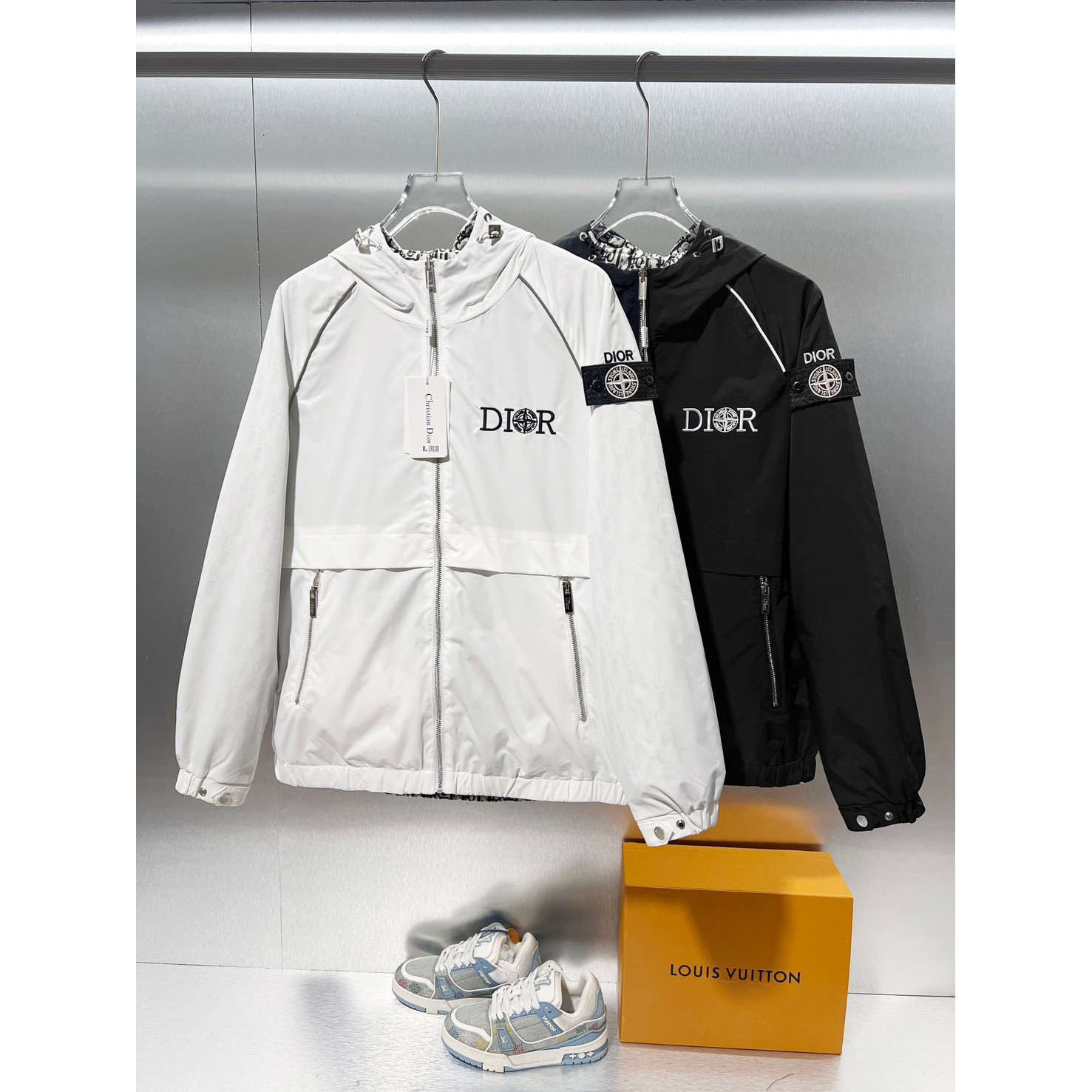 <p>DIOR 双面穿夹克外套(黑)</p>