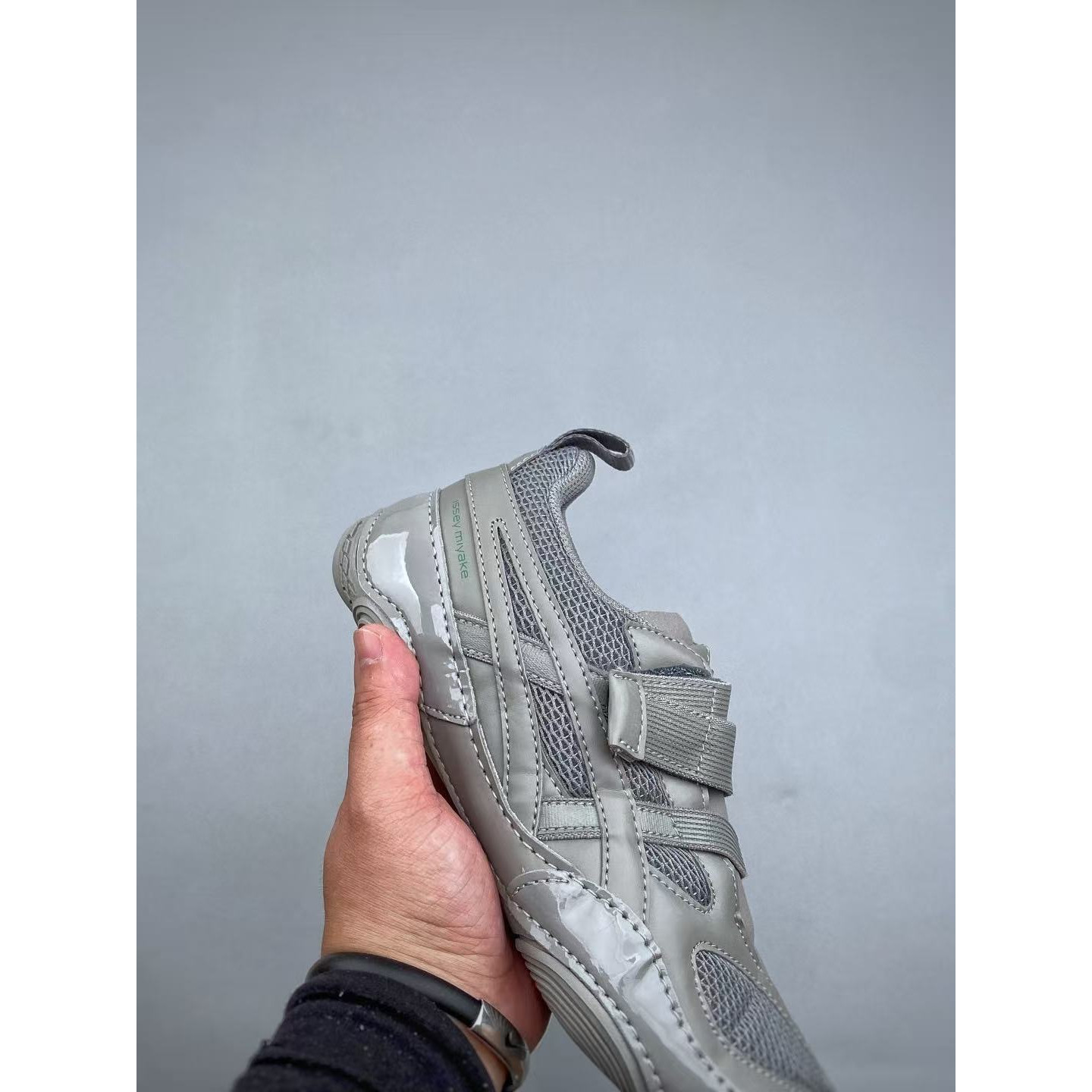 <p>ASICS Hyper Taping 休闲鞋 (灰)</p>