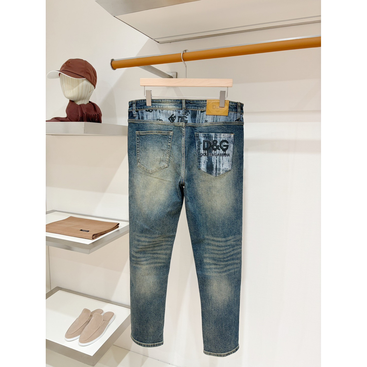 <p>D&amp;G 新款牛仔裤</p>