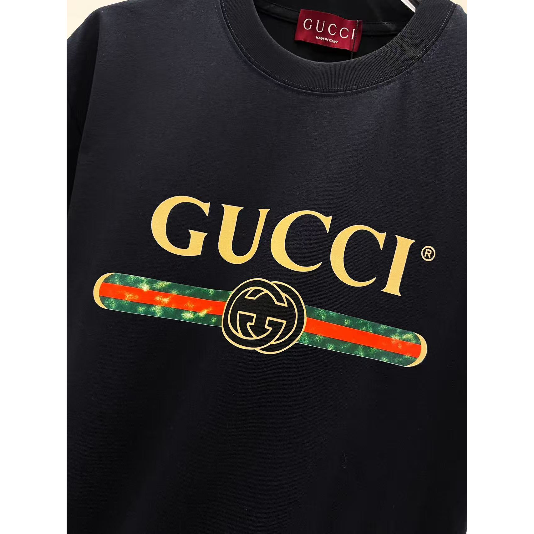 <p>GUCCI&nbsp;夏季新品短袖(黑)</p>
