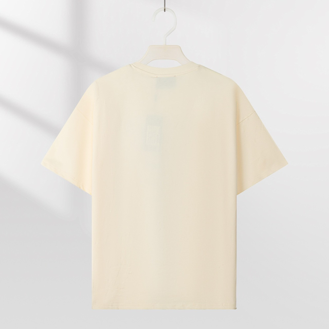 <p>GUCCI 数码印花 短袖T恤(杏)</p>